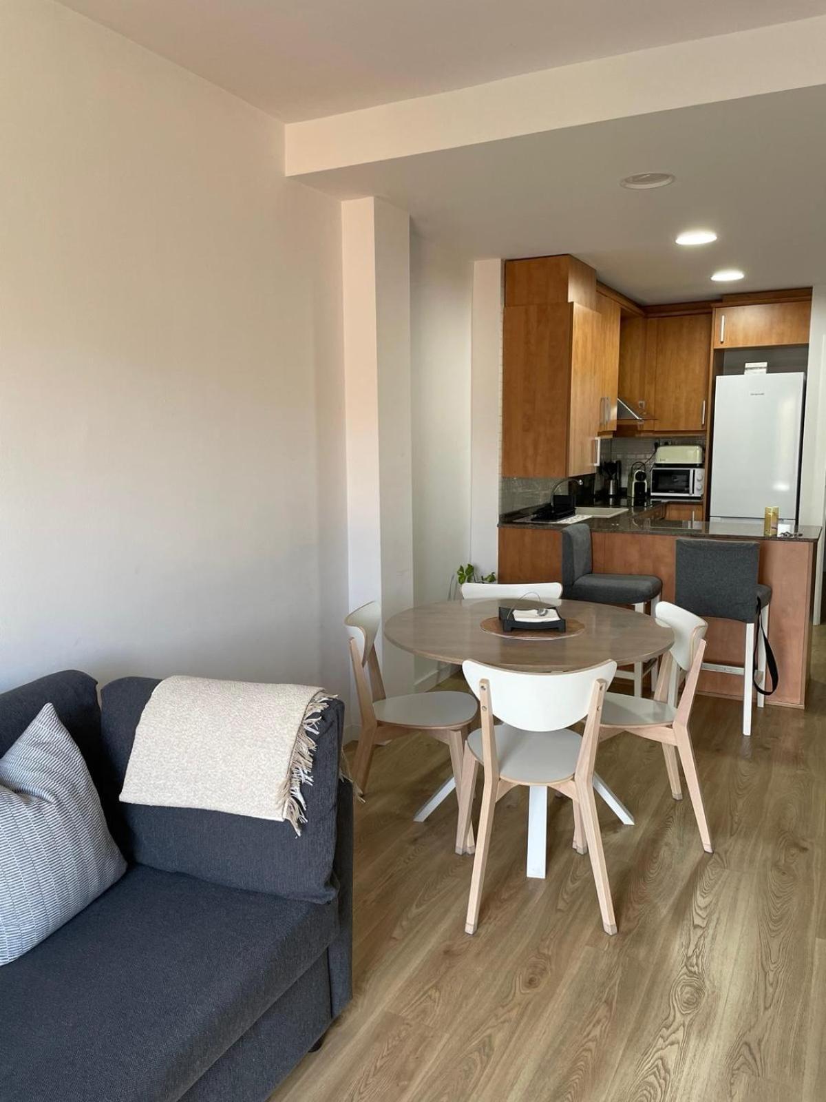 Acogedor Apartamento Vallparadis Con Parking テラサ エクステリア 写真
