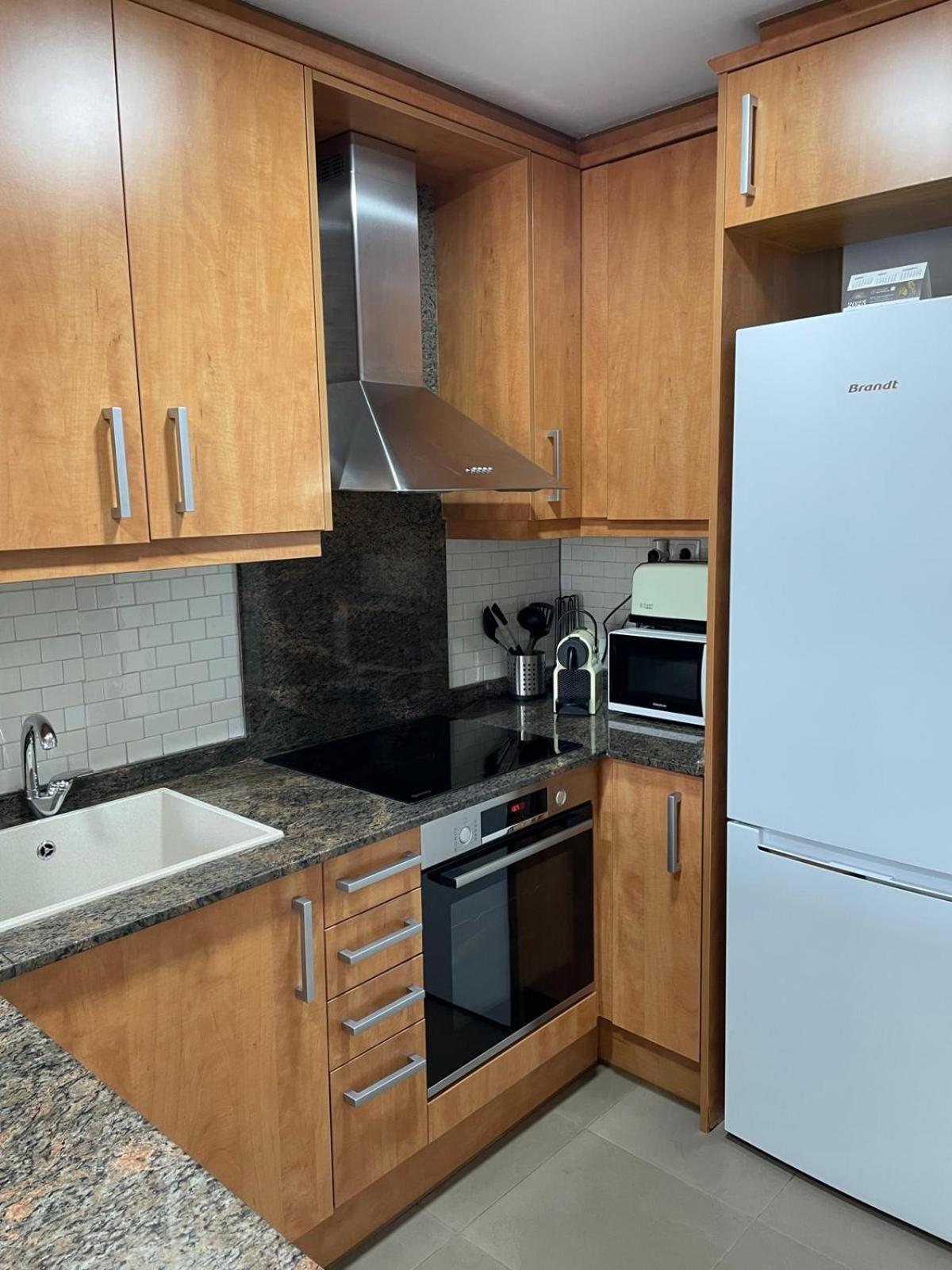 Acogedor Apartamento Vallparadis Con Parking テラサ エクステリア 写真